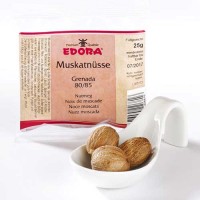 Muskatnüsse, ganz Muskatnüsse, ganz