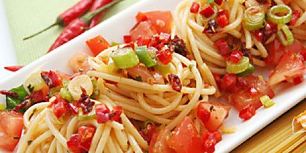 Spaghetti mit Tomaten und Chili