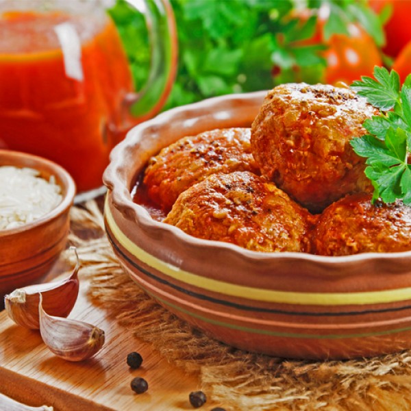 Marokkanische Hackbällchen in Tomatensauce