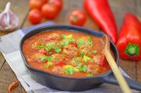 Köfte mit Paprika-Chili-Sauce Köfte mit Paprika-Chili-Sauce