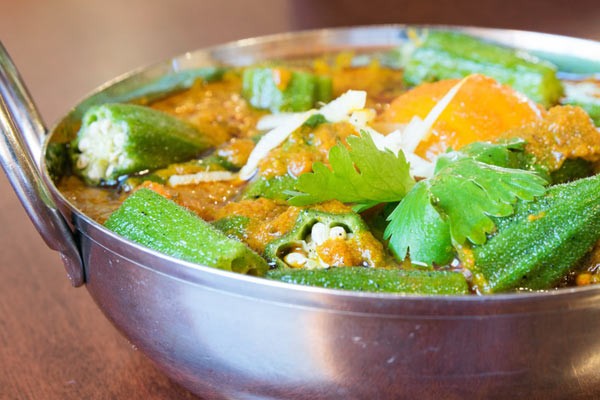 Okra-Curry mit Kokosmilch - Bhindi Sabzi